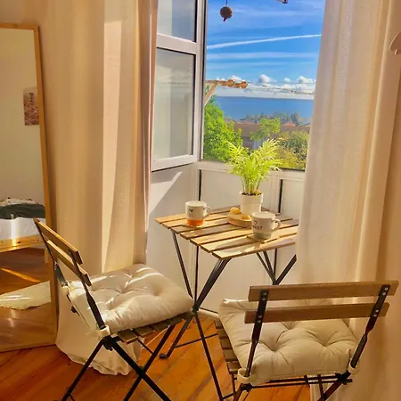 Quarto Com Vista Do Rio Tejo * Lisboa